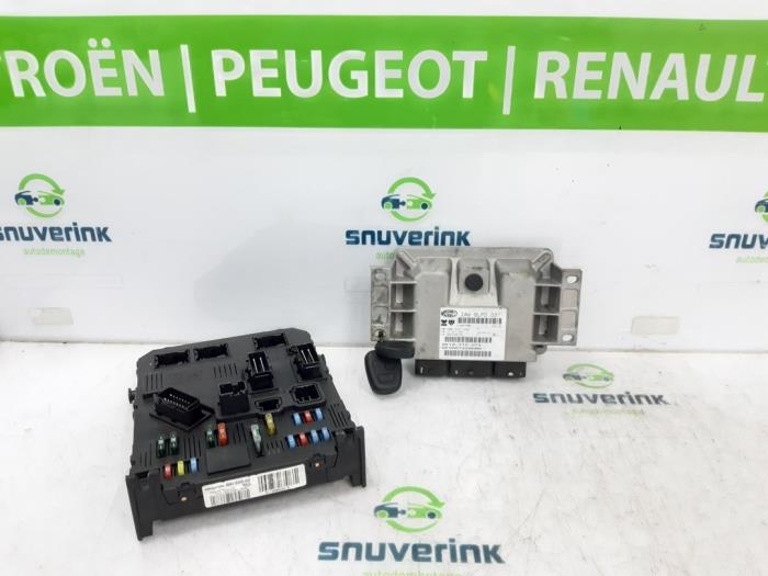 Używane Komputer sterowania silnika Peugeot 206 (2A/C/H/J/S) 1.4 16V Cena € 127,48 Procedura marży oferowane przez Snuverink Autodemontage
