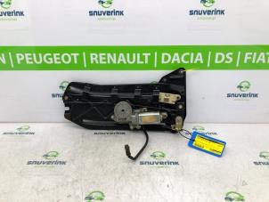 Usagé Mécanique vitre 2portes arrière gauche Peugeot 306 (7D) 1.8 Prix sur demande proposé par Snuverink Autodemontage