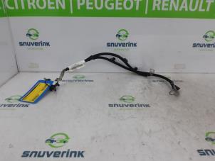 Gebrauchte Batteriepol Peugeot 2008 (CU) 1.2 12V e-THP PureTech 110 Preis auf Anfrage angeboten von Snuverink Autodemontage