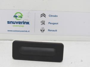 Used Tailgate switch Peugeot 2008 (CU) 1.2 12V e-THP PureTech 110 Price € 15,00 Margin scheme offered by Snuverink Autodemontage