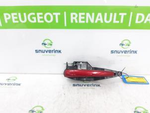 Usagé Poignée de porte arrière droite Peugeot 2008 (CU) 1.2 12V e-THP PureTech 110 Prix € 25,00 Règlement à la marge proposé par Snuverink Autodemontage