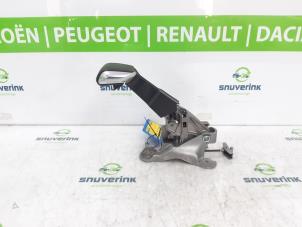 Used Parking brake lever Peugeot 2008 (CU) 1.2 12V e-THP PureTech 110 Price € 30,00 Margin scheme offered by Snuverink Autodemontage