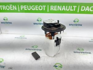 Usagé Pompe carburant électrique Peugeot 2008 (CU) 1.2 12V e-THP PureTech 110 Prix € 80,00 Règlement à la marge proposé par Snuverink Autodemontage