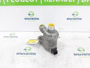 Usagé Pompe à eau Volvo XC90 II 2.0 T8 16V Twin Engine AWD Prix € 75,00 Règlement à la marge proposé par Snuverink Autodemontage