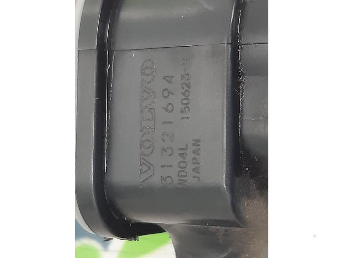 Vacuum relay from a Volvo XC90 II 2.0 T8 16V Twin Engine AWD 2015