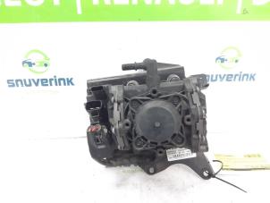 Usagé Pompe à vide (essence) Volvo XC90 II 2.0 T8 16V Twin Engine AWD Prix € 200,00 Règlement à la marge proposé par Snuverink Autodemontage