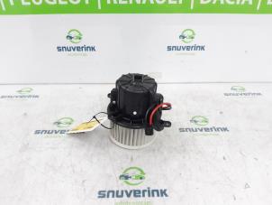 Usados Motor de ventilador de calefactor Volvo XC90 II 2.0 T8 16V Twin Engine AWD Precio € 100,00 Norma de margen ofrecido por Snuverink Autodemontage