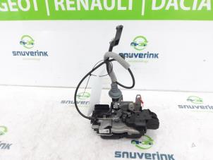 Used Front door lock mechanism 4-door, right Volvo XC90 II 2.0 T8 16V Twin Engine AWD Price € 115,00 Margin scheme offered by Snuverink Autodemontage