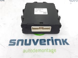 Usagé Ordinateur réservoir automatique Volvo XC90 II 2.0 T8 16V Twin Engine AWD Prix € 140,00 Règlement à la marge proposé par Snuverink Autodemontage