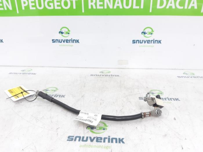 Używane Biegun akumulator Volvo XC90 II 2.0 T8 16V Twin Engine AWD Cena € 29,73 Procedura marży oferowane przez Snuverink Autodemontage