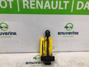 Used Rear door stop 4-door, left Renault Captur (2R) 1.2 TCE 16V EDC Price € 25,00 Margin scheme offered by Snuverink Autodemontage