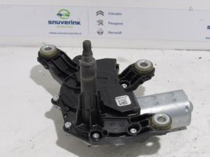 Used Rear wiper motor Renault Captur (2R) 1.2 TCE 16V EDC Price € 70,00 Margin scheme offered by Snuverink Autodemontage