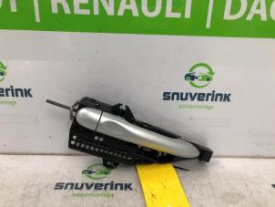 Used Rear door handle 4-door, right Renault Captur (2R) 1.2 TCE 16V EDC Price € 25,00 Margin scheme offered by Snuverink Autodemontage