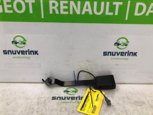 Usados Lengüeta cinturón de seguridad izquierda delante Renault Captur (2R) 1.2 TCE 16V EDC Precio € 25,00 Norma de margen ofrecido por Snuverink Autodemontage