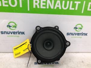 Usagé Haut-parleur Renault Captur (2R) 1.2 TCE 16V EDC Prix € 25,00 Règlement à la marge proposé par Snuverink Autodemontage