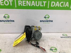 Usagé Pompe ABS Renault Captur (2R) 1.2 TCE 16V EDC Prix € 75,00 Règlement à la marge proposé par Snuverink Autodemontage