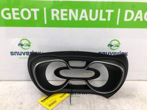Used Dashboard part Renault Captur (2R) 1.2 TCE 16V EDC Price € 25,00 Margin scheme offered by Snuverink Autodemontage