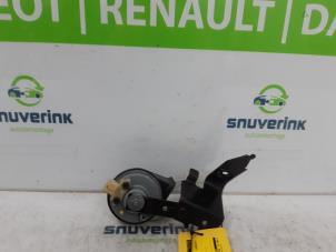 Used Horn Renault Captur (2R) 1.2 TCE 16V EDC Price € 25,00 Margin scheme offered by Snuverink Autodemontage