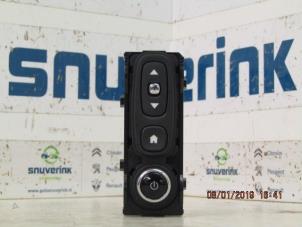 Used Radio control panel Renault Captur (2R) 1.2 TCE 16V EDC Price € 25,00 Margin scheme offered by Snuverink Autodemontage
