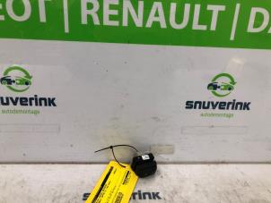 Used Cruise control switch Renault Captur (2R) 1.2 TCE 16V EDC Price € 15,00 Margin scheme offered by Snuverink Autodemontage