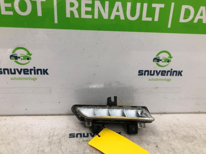 Luz de circulación diurna derecha de un Renault Captur (2R) 1.2 TCE 16V EDC 2016