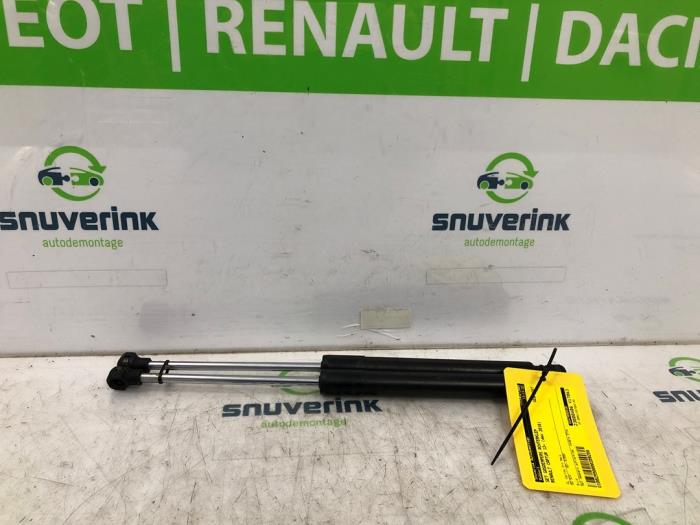 Set of tailgate gas struts from a Renault Captur (2R) 1.2 TCE 16V EDC 2016