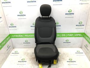 Używane Fotel lewy Renault Captur (2R) 1.2 TCE 16V EDC Cena € 135,00 Procedura marży oferowane przez Snuverink Autodemontage