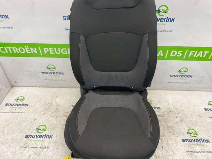 Seat, right from a Renault Captur (2R) 1.2 TCE 16V EDC 2016