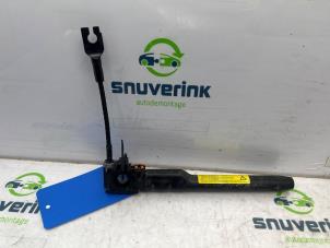 Used Front seatbelt buckle, right Peugeot 5008 I (0A/0E) 1.6 HDiF 16V Price € 45,00 Margin scheme offered by Snuverink Autodemontage