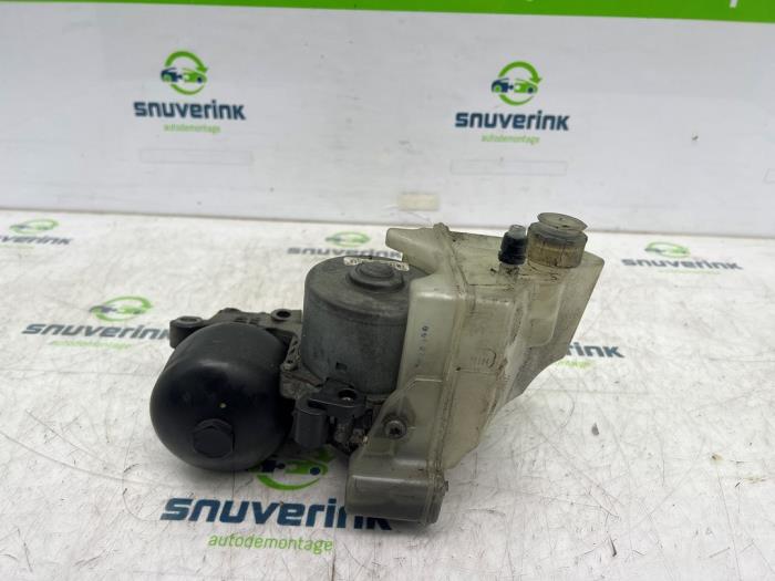 Robotised gearbox from a Peugeot 5008 I (0A/0E) 1.6 HDiF 16V 2010