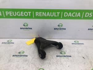 Usagé Bras de suspension avant droit Renault Twingo II (CN) 1.2 16V Prix € 25,00 Règlement à la marge proposé par Snuverink Autodemontage