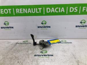 Used Bonnet lock mechanism Peugeot 5008 I (0A/0E) 1.6 HDiF 16V Price € 30,00 Margin scheme offered by Snuverink Autodemontage