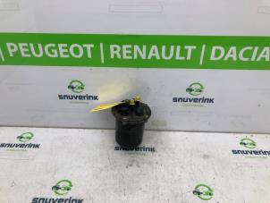 Used Fuel filter housing Renault Clio IV (5R) 1.5 dCi 75 FAP Price € 40,00 Margin scheme offered by Snuverink Autodemontage