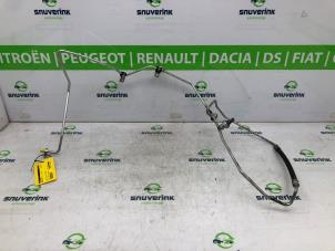 Usados Tubo de aire acondicionado Renault Clio IV (5R) 1.5 dCi 75 FAP Precio € 70,00 Norma de margen ofrecido por Snuverink Autodemontage