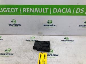 Used Card reader (lock) Renault Clio IV (5R) 1.5 dCi 75 FAP Price € 20,00 Margin scheme offered by Snuverink Autodemontage