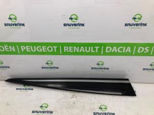 Usagé Cadre portière Renault Clio IV (5R) 1.5 dCi 75 FAP Prix € 60,00 Règlement à la marge proposé par Snuverink Autodemontage