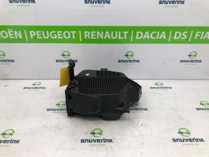 Gebrauchte Luftfiltergehäuse Renault Captur I (2R) 1.2 TCE 16V EDC Preis € 25,48 Margenregelung angeboten von Snuverink Autodemontage