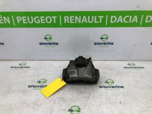 Used Front brake calliper, left Renault Captur (2R) 1.2 TCE 16V EDC Price € 50,00 Margin scheme offered by Snuverink Autodemontage