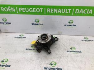 Usagé Fusée avant droit Renault Captur (2R) 1.2 TCE 16V EDC Prix € 95,00 Règlement à la marge proposé par Snuverink Autodemontage