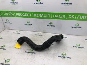 Usagé Tuyau d'aspiration air Renault Captur (2R) 1.2 TCE 16V EDC Prix € 30,00 Règlement à la marge proposé par Snuverink Autodemontage