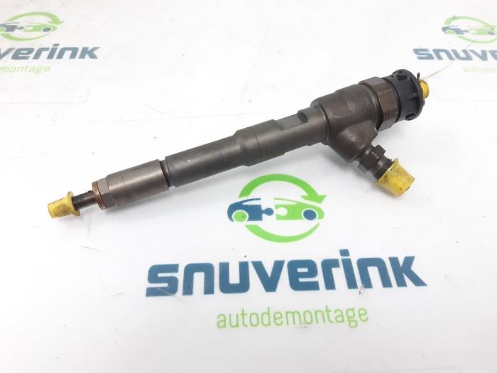 Injector (diesel) from a Renault Captur (2R) 1.5 Energy dCi 90 FAP 2014