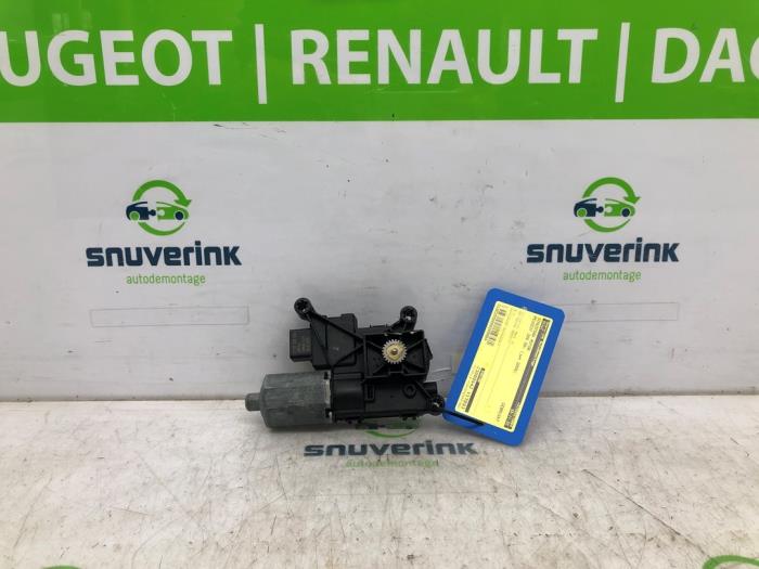 Używane Silnik szyberdachu Peugeot 308 (4A/C) 1.6 VTI 16V Cena € 57,37 Procedura marży oferowane przez Snuverink Autodemontage