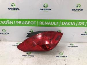 Usagé Feu arrière gauche Peugeot 308 (4A/C) 1.6 VTI 16V Prix € 75,00 Règlement à la marge proposé par Snuverink Autodemontage