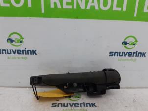 Used Sliding door handle, right Renault Kangoo Express (FW) 1.5 dCi 70 Price € 36,30 Inclusive VAT offered by Snuverink Autodemontage