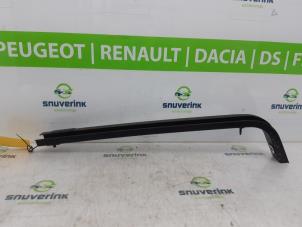 Used Sliding door rail, right Renault Kangoo Express (FW) 1.5 dCi 70 Price € 48,40 Inclusive VAT offered by Snuverink Autodemontage