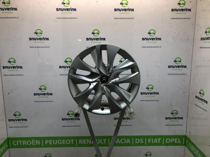 Wheel from a Citroën DS5 (KD/KF) 2.0 165 HYbrid4 16V 2013