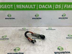 Used Ignition lock + key Peugeot Expert (222/224) 1.9TD Price € 45,00 Margin scheme offered by Snuverink Autodemontage