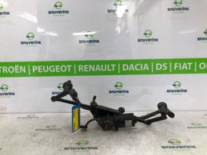 Gebrauchte Scheibenwischermotor + Mechanik Peugeot Expert (222/224) 1.9TD Preis € 40,00 Margenregelung angeboten von Snuverink Autodemontage