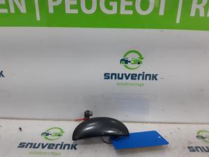 Usagé Poignée de porte avant droite Peugeot 107 1.0 12V Prix € 20,00 Règlement à la marge proposé par Snuverink Autodemontage