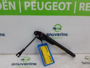 Usagé Insertion ceinture de sécurité avant droite Peugeot 3008 II (M4/MC/MJ/MR) 1.2 12V e-THP PureTech 130 Prix sur demande proposé par Snuverink Autodemontage